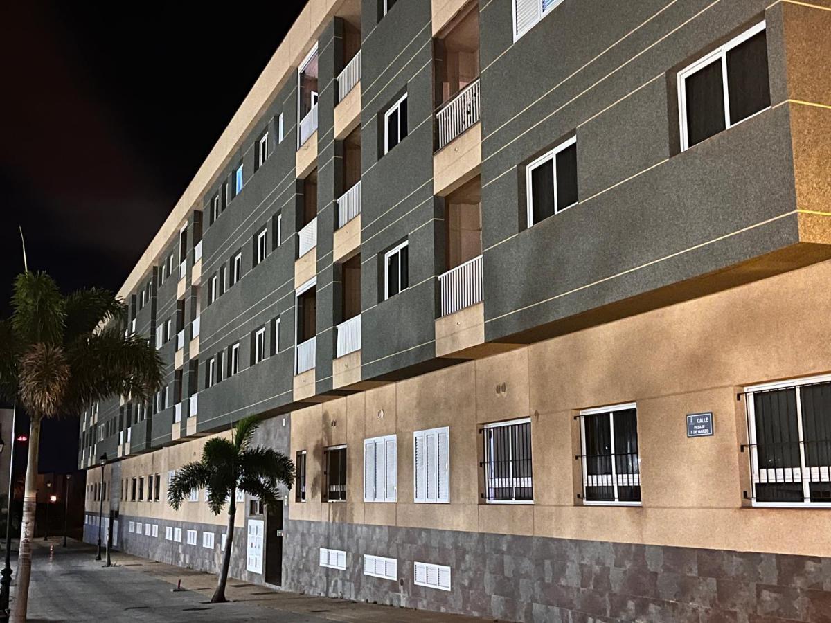 Melo Home Vecindario-Near Airport-Elevator-Garage Sardina Exterior photo